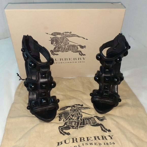 Burberry Heels - Picture 4 of 4